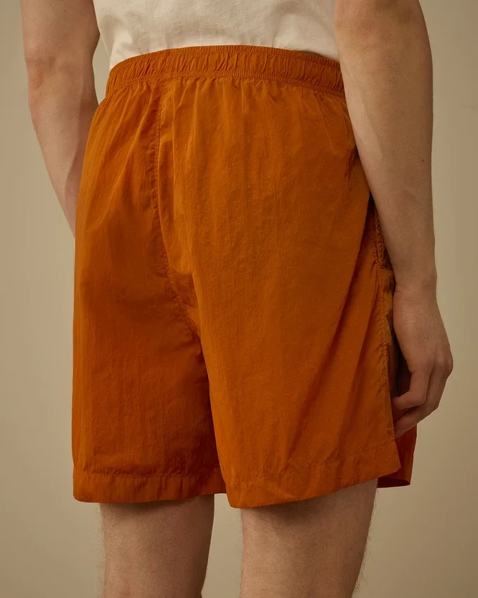 Badshorts med broderad Eco-Chrome R-logotyp
