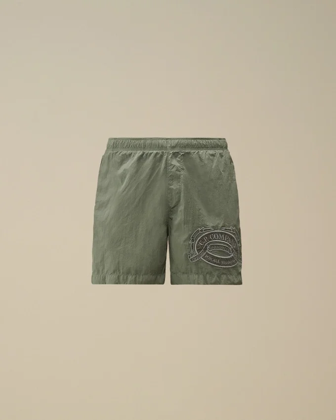Badshorts med broderat Eco-Chrome-R-motiv