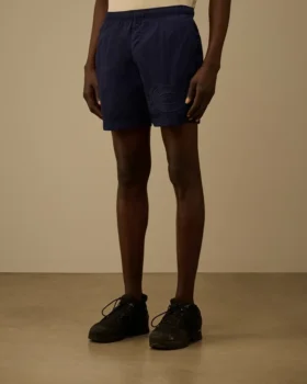 Badshorts med broderat Eco-Chrome-R-motiv