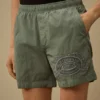 Badshorts med broderat Eco-Chrome-R-motiv