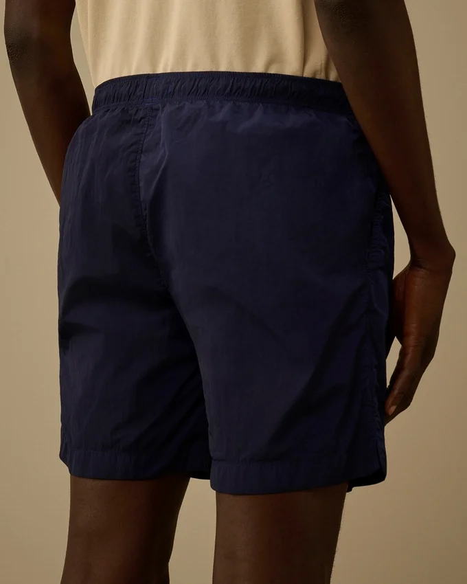 Badshorts med broderat Eco-Chrome-R-motiv