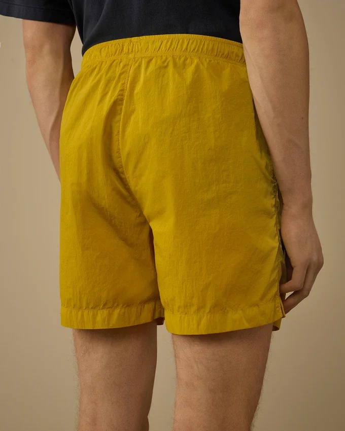 Badshorts med broderat Eco-Chrome-R-motiv