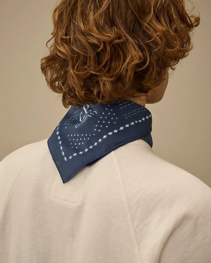 Bandana i tryckt muslin med logotyp