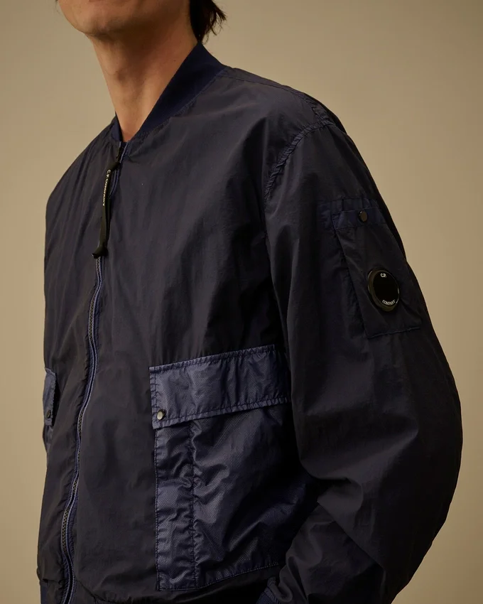 Bomberjacka med Bi-TM-blandade linser