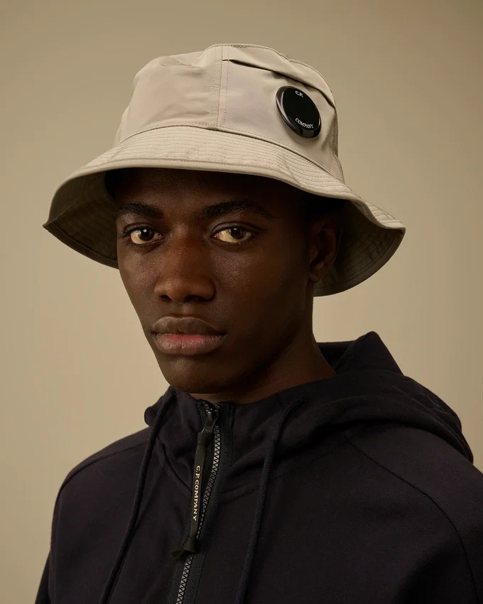 Buckethat med Chrome-R-lins