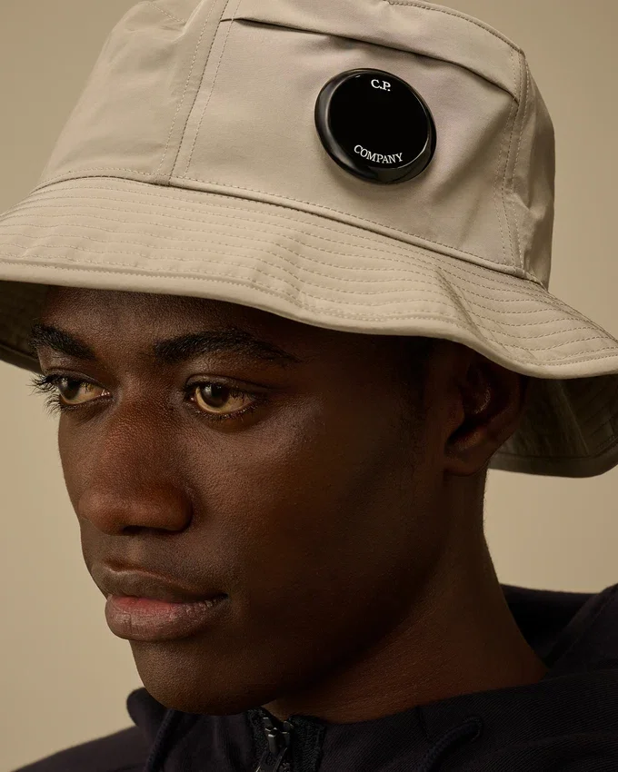 Buckethat med Chrome-R-lins