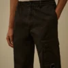 Cargo-byxor i stretch-satin med normal passform