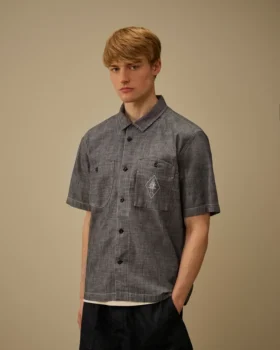 Chambray-skjorta med korta ärmar och knappar