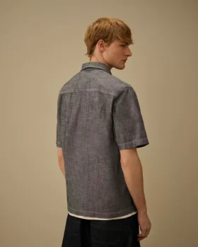 Chambray-skjorta med korta ärmar och knappar