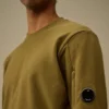 Diagonal Raised Fleece-Sweatshirt med rund hals och Lens-glasögon