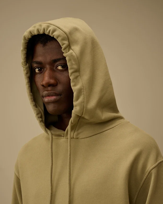 Huvsweatshirt i diagonal bomullsfleece med Lens-glasögon