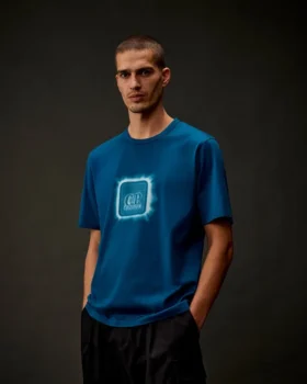 Metropolis Series: T-shirt i merceriserad jersey med kort ärm och emblem