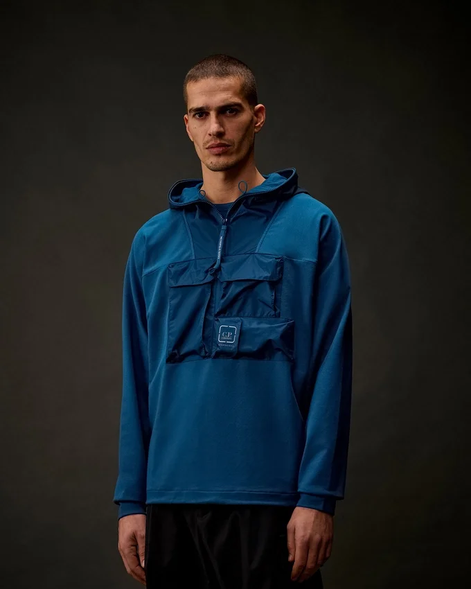 Metropolis Series: Tröja med huva, halv dragkedja och stretchfleece