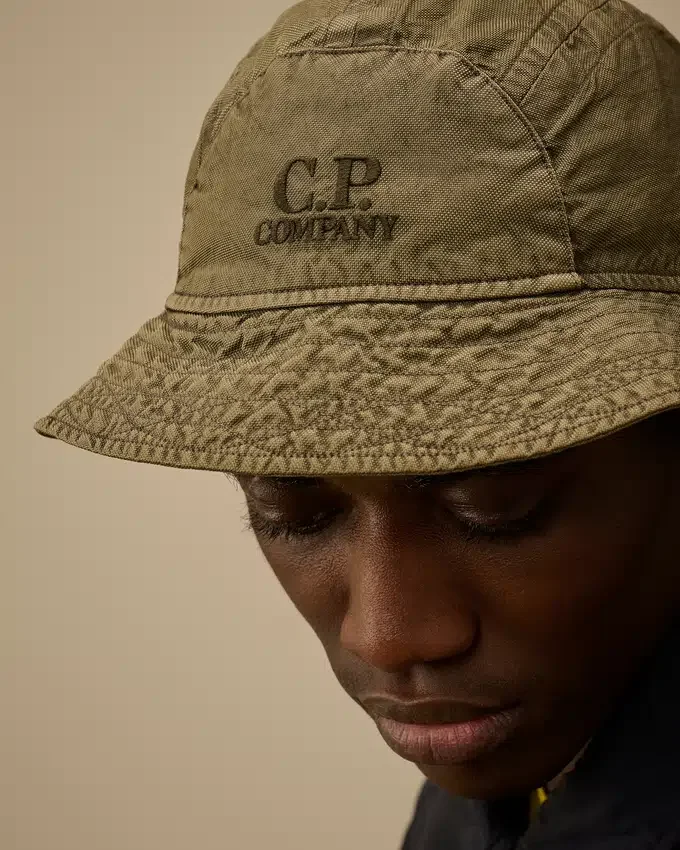 Panama-R-buckethat