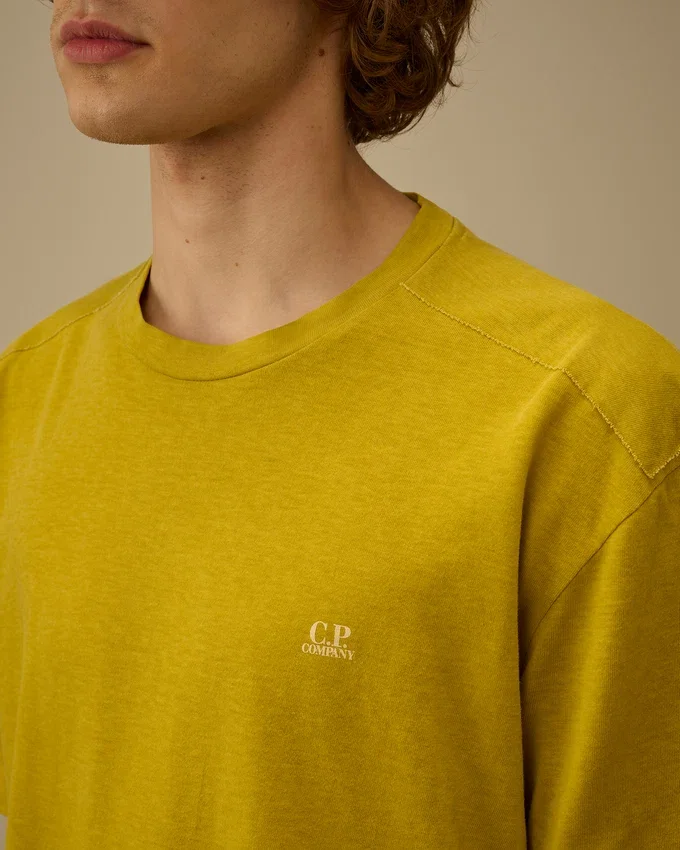 T-shirt i 20/1 jersey med pläterat logo