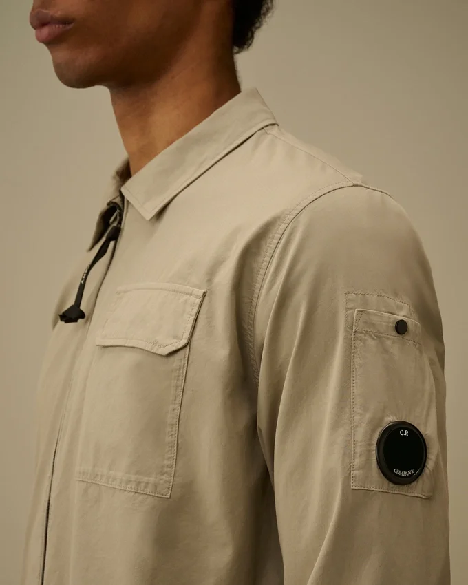 Övertröja i ekologisk gabardin med dragkedja och Lens-detalj